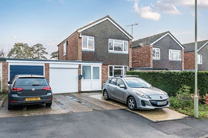 3 Bedroom Detached House For Sale In Ashton Close, Bishops Waltham, Southampton, Hampshire, SO32