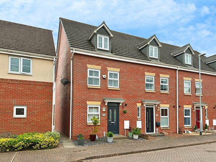 3 Bedroom End Terrace House For Sale In Highlander Drive, Donnington, Telford, Shropshire, TF2