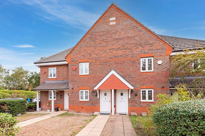2 Bedroom Terraced House For Sale In Cookham Road, Maidenhead, SL6