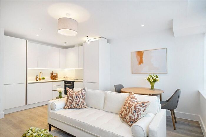 1 Bedroom Flat To Rent In Streatham High Road, London, SW16
