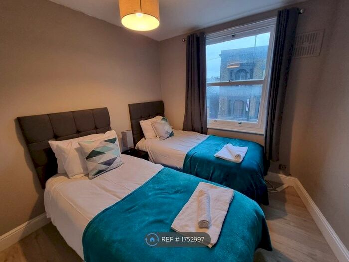 2 Bedroom Flat To Rent In Bow Common Lane, London, E3