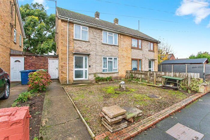 3 Bedroom Semi Detached House For Sale In Grosvenor Road, Wisbech, PE13