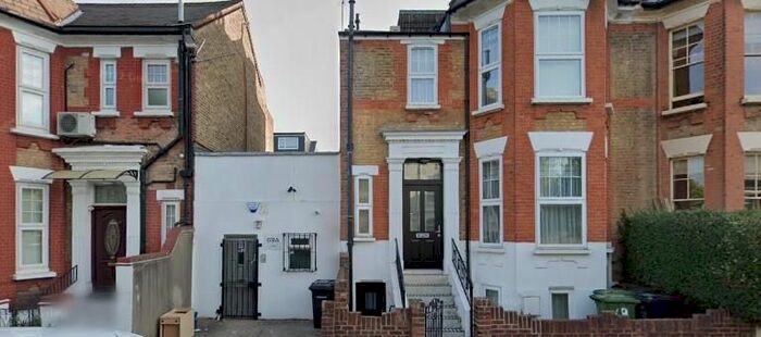 10 Bedroom Flat To Rent In Lampard Grove, London, N16