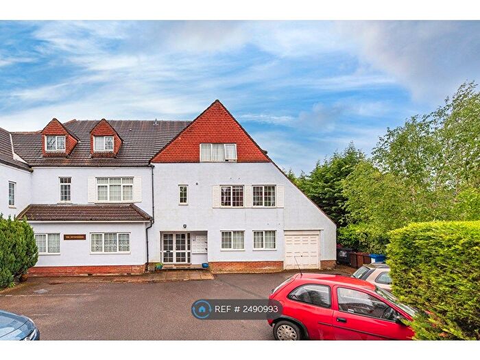 2 Bedroom Flat To Rent In The Devonshires, Epsom, KT17