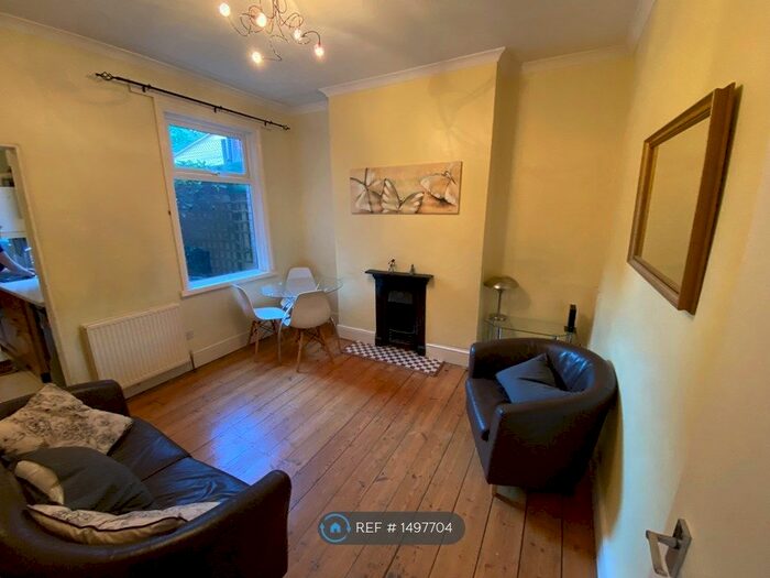 3 Bedroom Terraced House To Rent In Stanhope Road, Northampton, NN2