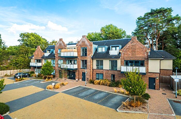 1 Bedroom Flat For Sale In Arnett Avenue, Finchampstead, Wokingham, Berkshire, RG40