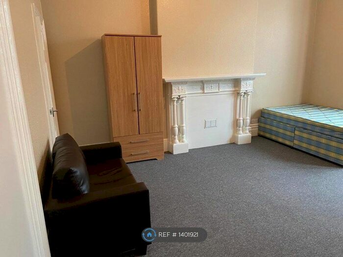 Studio To Rent In Redland Road, Bristol, BS6