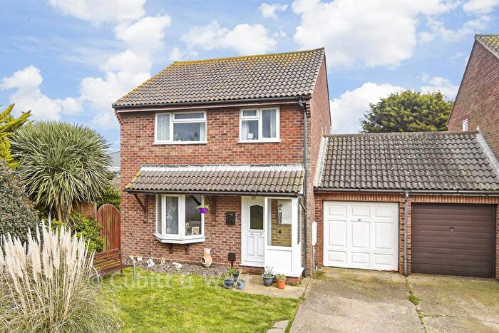 3 Bedroom Detached House For Sale In Damon Close, Peacehaven, East Sussex, BN10