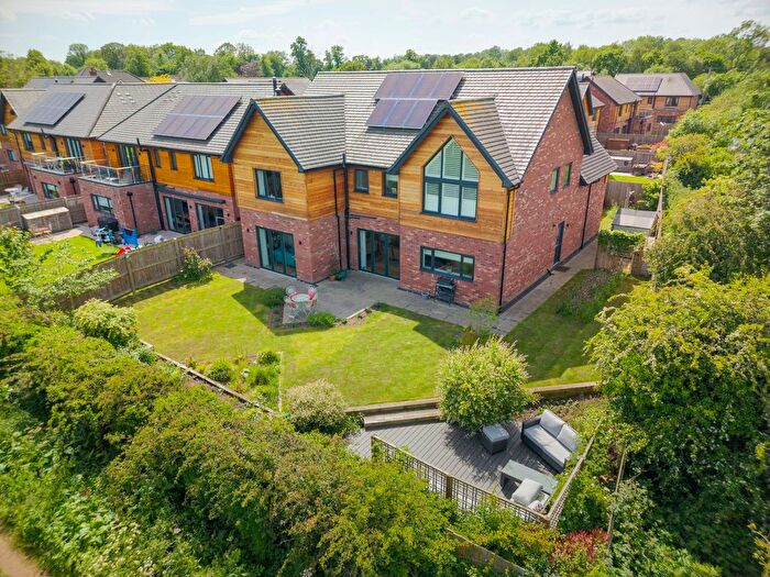 4 Bedroom Detached House For Sale In Waterway Close, Nantwich, CW5