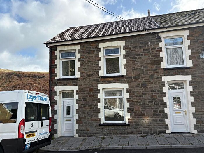 3 Bedroom End Terrace House To Rent In Brewery Street, Pontygwaith, CF43