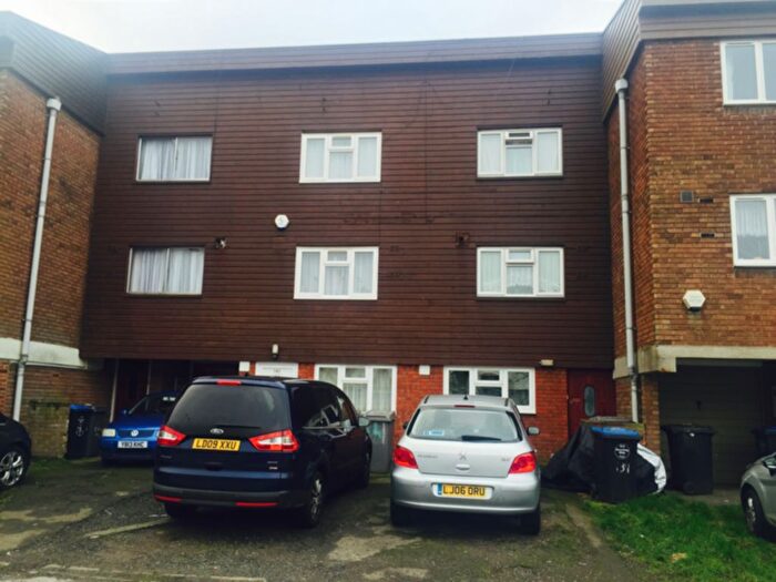 1 Bedroom Flat To Rent In Burnley Road, Dollis Hill, NW10