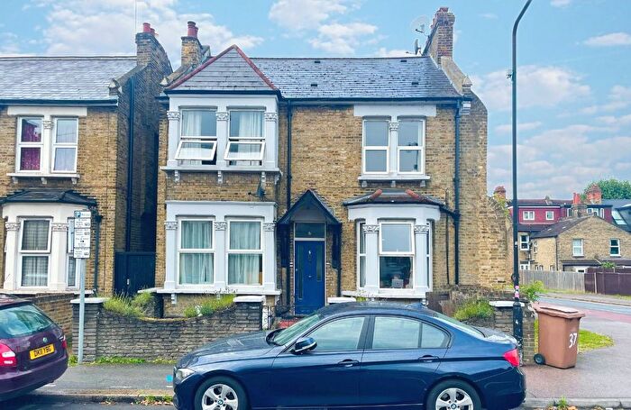 1 Bedroom Flat To Rent In Carisbrooke Road, Walthamstow, London, E17