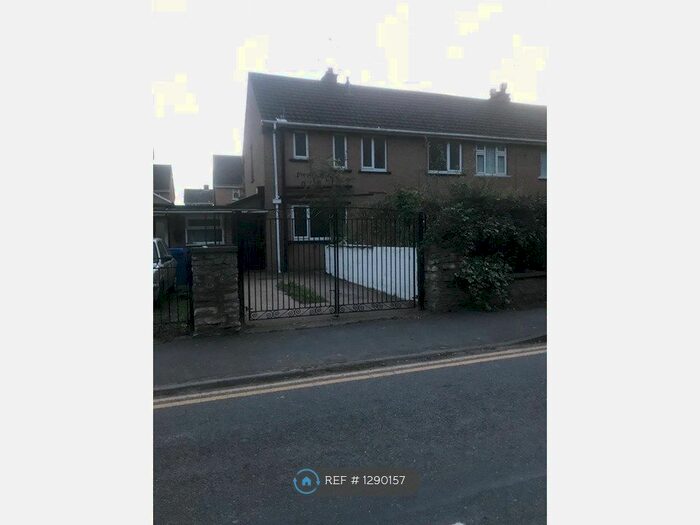 3 Bedroom Semi-Detached House To Rent In Churchfield Road, Doncaster, DN6