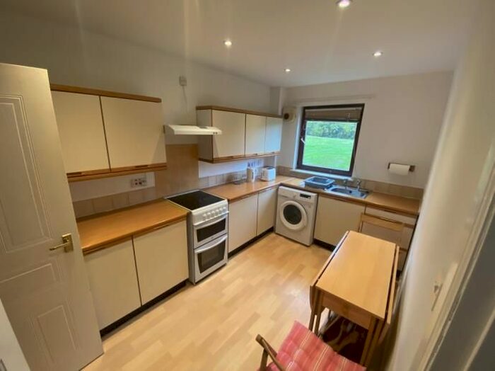 2 Bedroom Flat To Rent In Duddingston Mills, Edinburgh, EH8