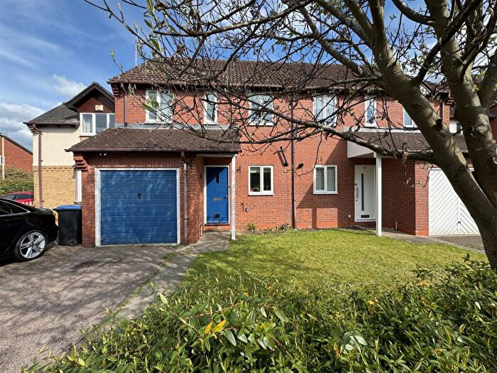 3 Bedroom House For Sale In Carvers Croft, Woolmer Green, SG3