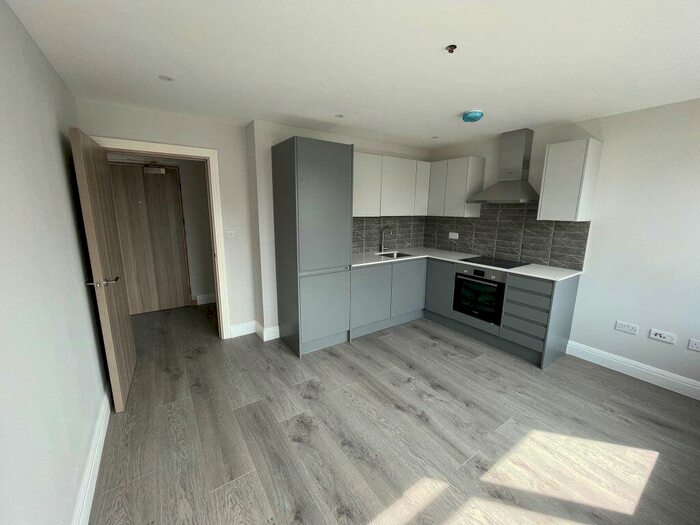 1 Bedroom Flat To Rent In Barking Road, Barking Road, E13