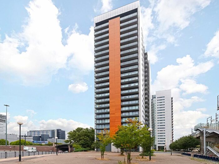 2 Bedroom Apartment To Rent In Elektron Tower, Blackwall Way, E14
