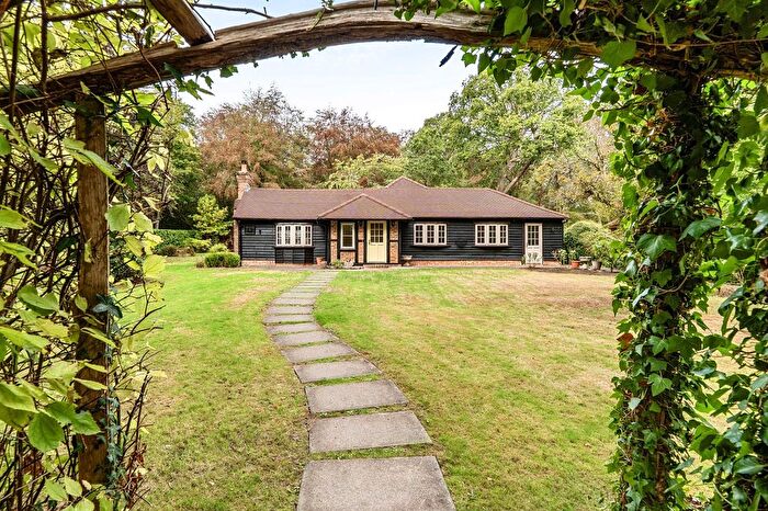 4 Bedroom Detached Bungalow For Sale In Brick Kiln Common, Wisborough Green, RH14
