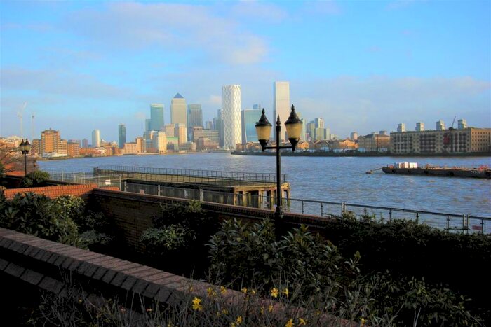 2 Bedroom Apartment To Rent In Freetrade Wharf, Wapping, E1W
