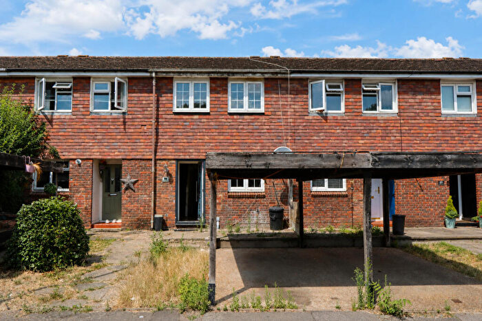 3 Bedroom Terraced House For Sale In Sevenoaks Close, Romford, RM3