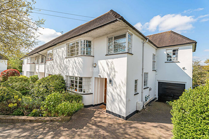 4 Bedroom Semi-Detached House For Sale In Kingsley Close, Hampstead Garden Suburb, N2