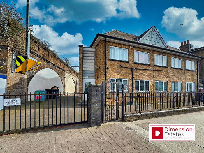 Studio To Rent In High Road Leytonstone, Leytonstone, E11