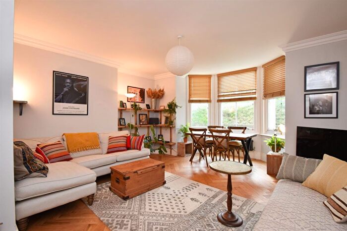 2 Bedroom Flat For Sale In Charles Road, St. Leonards-On-Sea, TN38