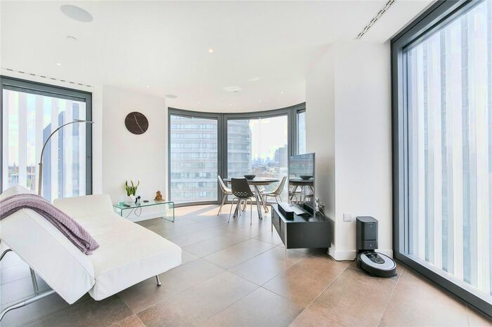 2 Bedroom Flat To Rent In Chronicle Tower, B City Road, London, EC1V