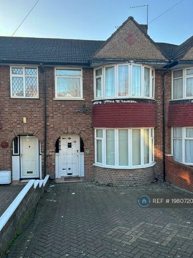 3 Bedroom Terraced House To Rent In Hampden Way, London, N14