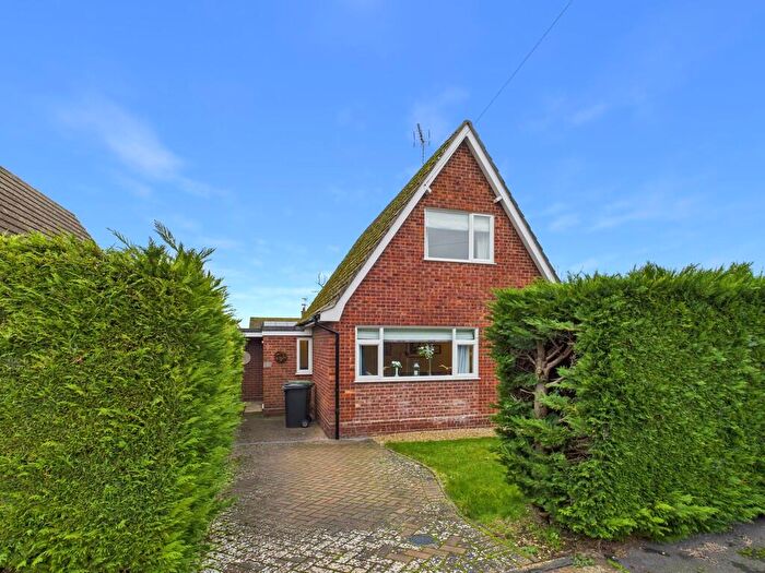 3 Bedroom Chalet For Sale In Lockhart Road, Ellingham, NR35