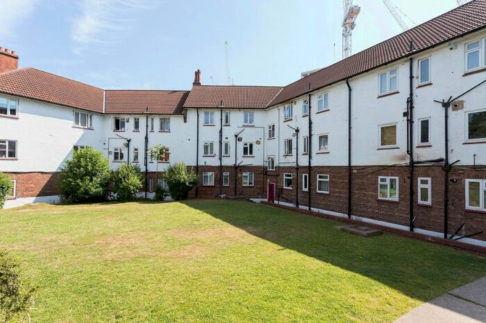 3 Bedroom Flat To Rent In Raglan Court, Empire Way, Wembley, London, HA9