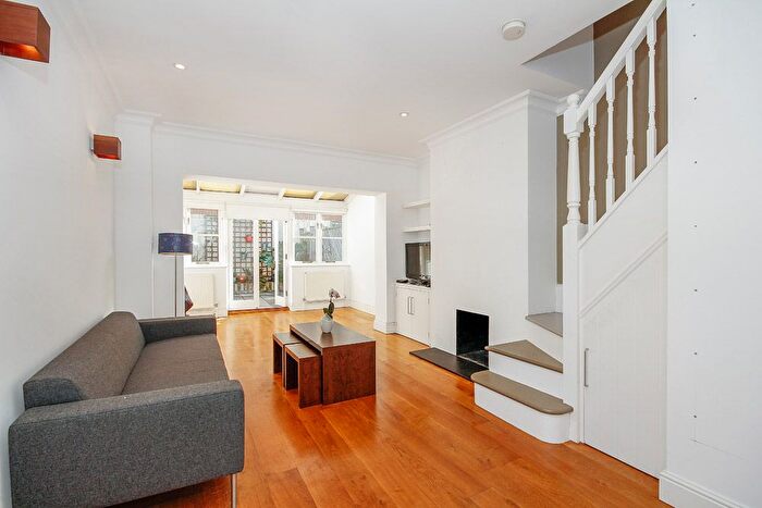 2 Bedroom Terraced House To Rent In Princes Road, East Sheen, SW14