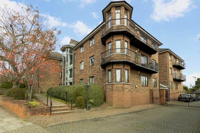 2 Bedroom Flat To Rent In Park View Road, London, W5