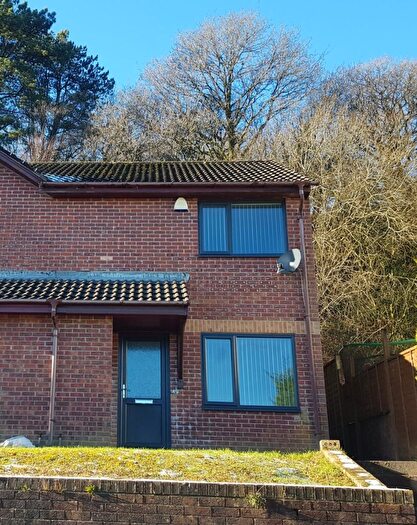2 Bedroom Terraced House To Rent In Ffynnon Wen Street Clydach, SA6