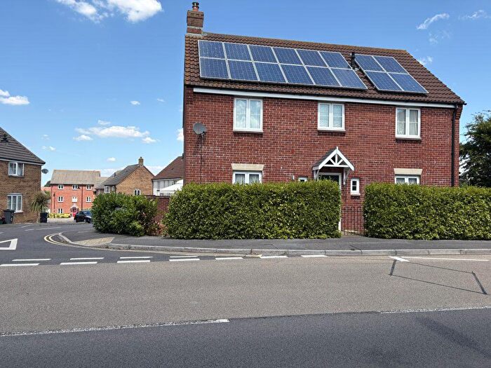 4 Bedroom Detached House For Sale In Biddlesden Road, Yeovil, BA21