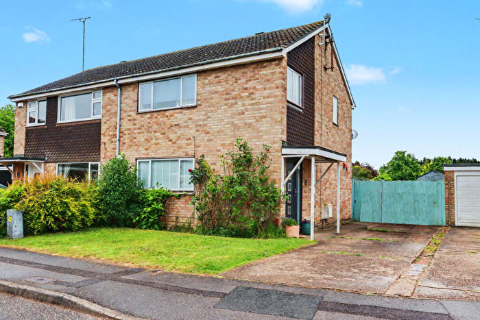 3 Bedroom Semi-Detached House For Sale In Stour Close, Newport Pagnell, MK16