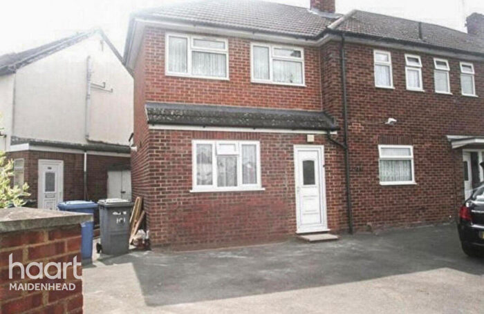 1 Bedroom Apartment To Rent In Blackamoor Lane, Maidenhead, SL6