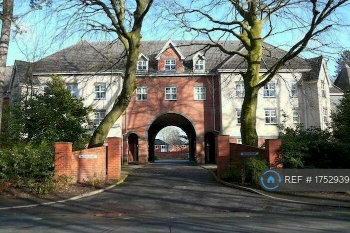 2 Bedroom Flat To Rent In Wood Court, Sale, M33