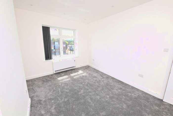 2 Bedroom Flat To Rent In London Road, Romford, RM7