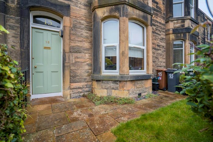 2 Bedroom Flat To Rent In Alderbank Terrace, Edinburgh, EH11