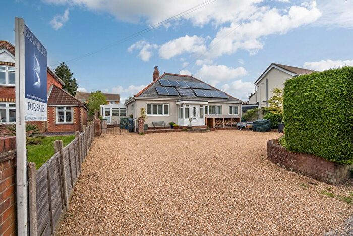 2 Bedroom Detached Bungalow For Sale In Station Road, Park Gate, SO31