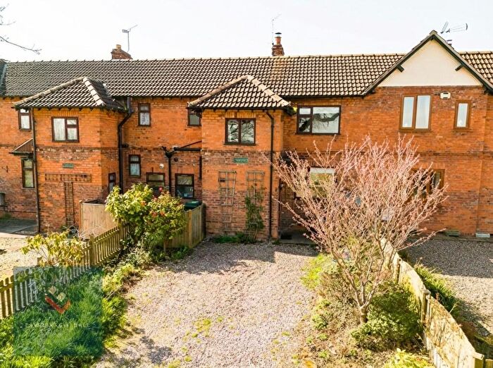 3 Bedroom Terraced House For Sale In Irons Lane, Great Barrow, CH3