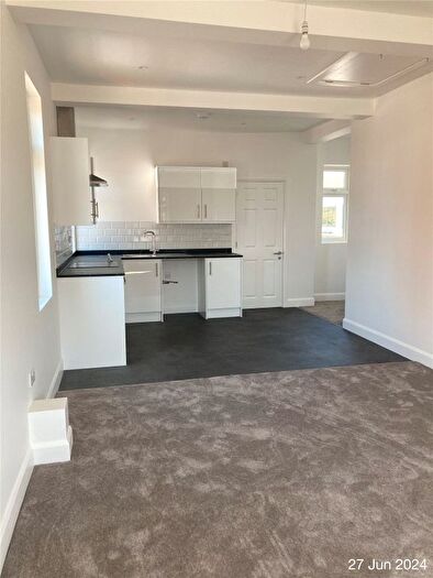 2 Bedroom Flat To Rent In High Road, Romford, RM6