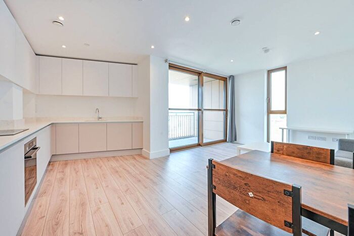2 Bedroom Flat To Rent In Goodhall Street, Park Royal, NW10