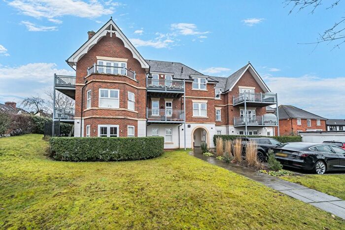 3 Bedroom Flat For Sale In Overbury Avenue, Beckenham, BR3