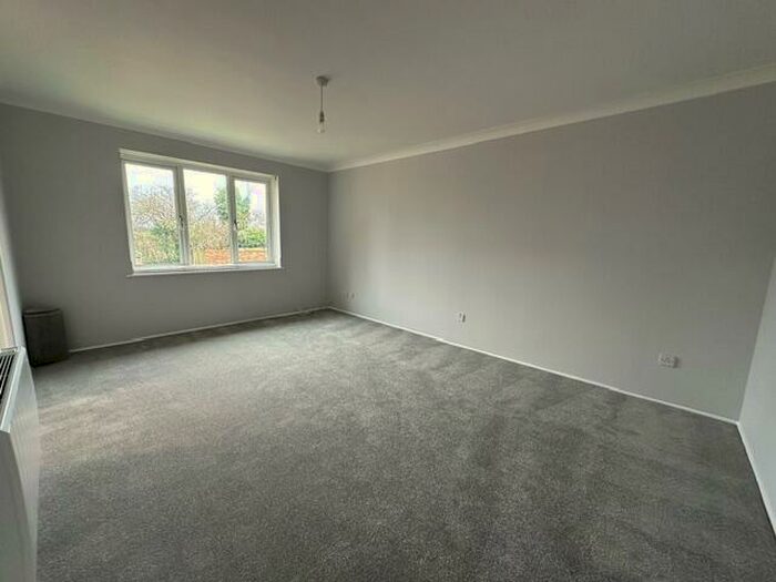 2 Bedroom Flat To Rent In Church Field, Saffron Walden, CB11