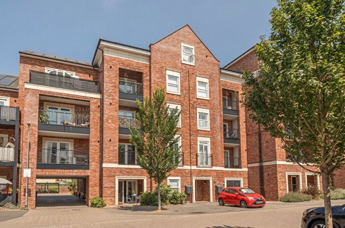 1 Bedroom Flat For Sale In Oregon Court, Toye Avenue, Whetstone, N20