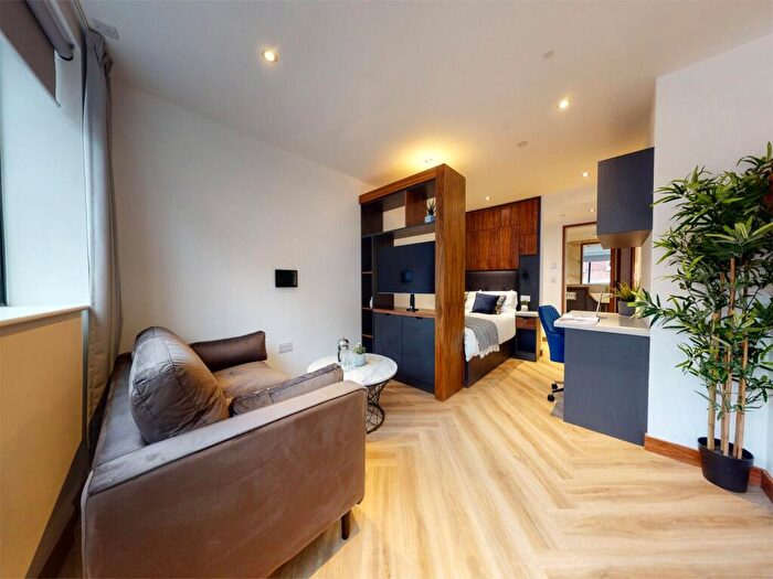 Apartment To Rent In Apt, Live Oasis Deansgate #, M2