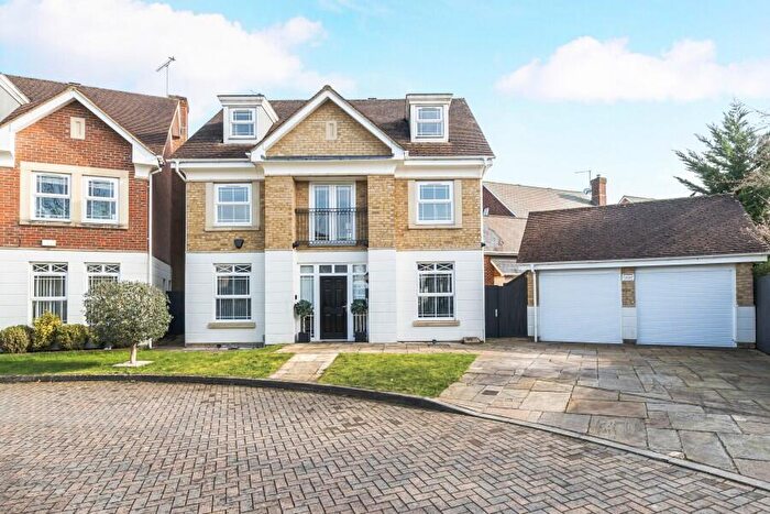 5 Bedroom Detached House To Rent In Deepcut, GU16