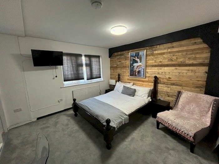 Studio To Rent In Sherrick Green Road, Dollis Hill, NW10